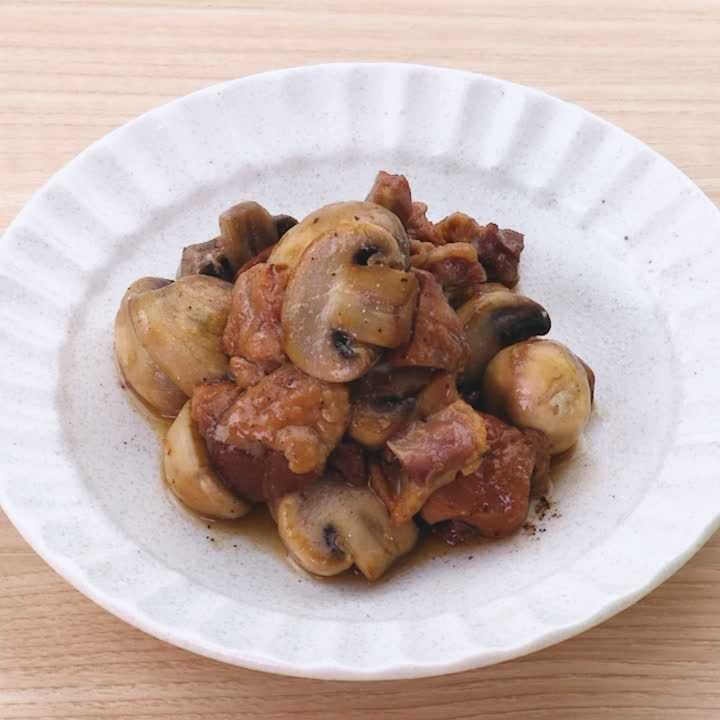 マッシュルームと焼き鳥缶のごま油炒め