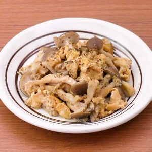 「しめじと卵のポン酢炒め」のレシピ動画