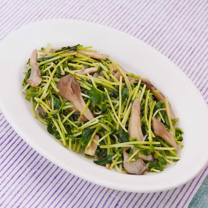 豆苗とまいたけの炒めマリネ