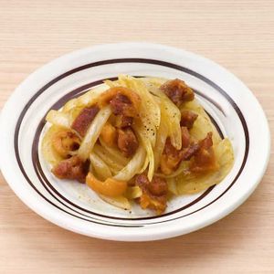 玉ねぎと焼き鳥缶のカレー炒め