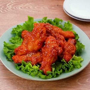 フライパン一つで出来る 鶏むねのヤンニョムチキン風のレシピ動画 作り方 Delish Kitchen