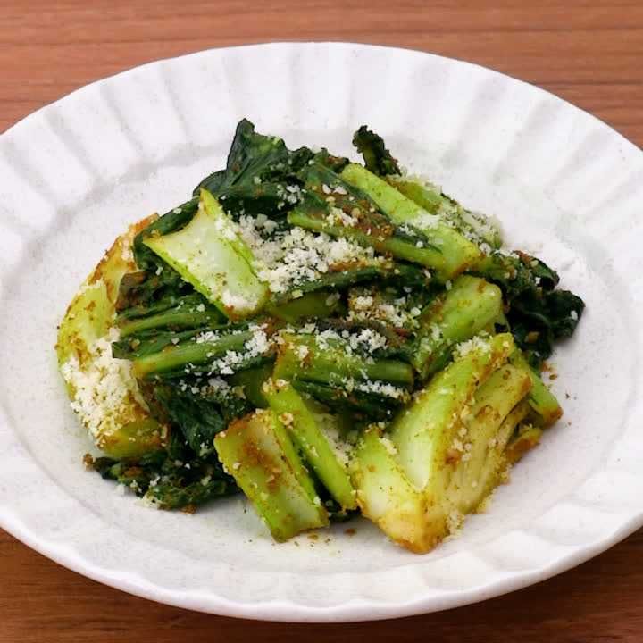 チンゲン菜のカレーチーズ炒め