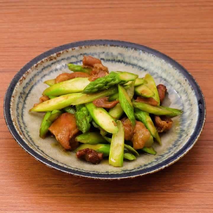 アスパラと焼き鳥缶のカレー炒め