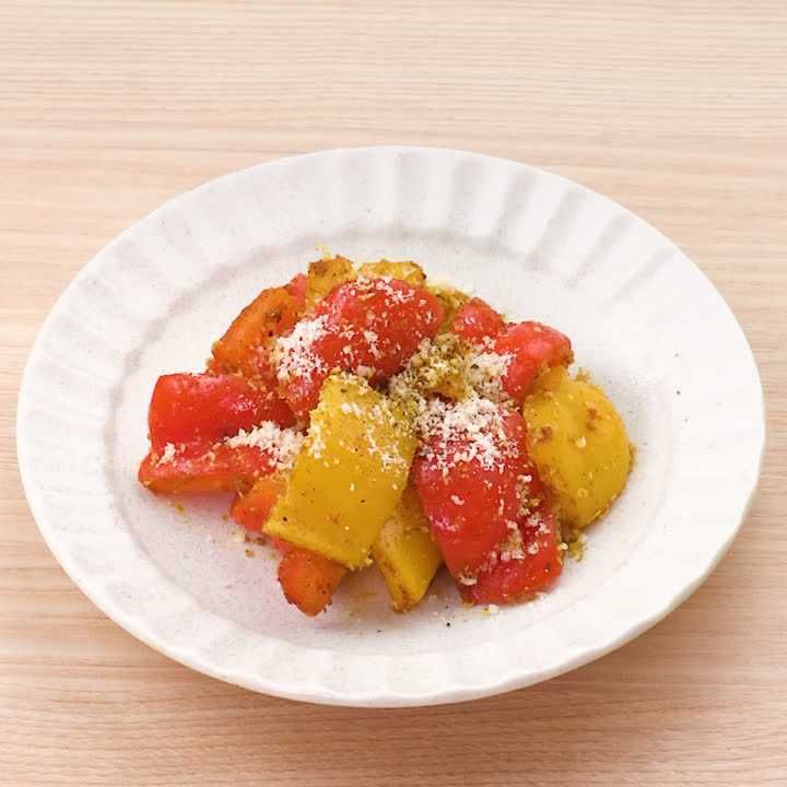 パプリカのカレーチーズ炒め