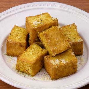 「厚揚げのカレーチーズ炒め」のレシピ動画