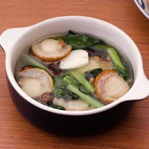 「ホタテと小松菜のアヒージョ」のレシピ動画