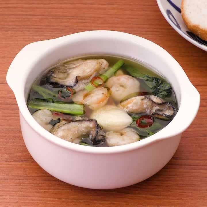 小松菜とえびと牡蠣のアヒージョ