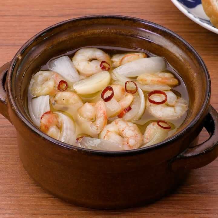 えびと玉ねぎのアヒージョ