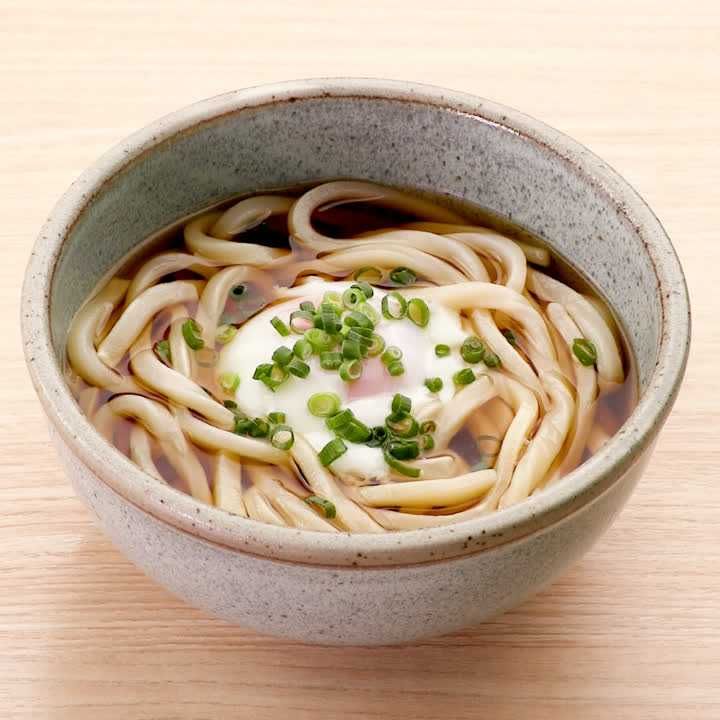 めんつゆで作る温泉卵の月見うどん