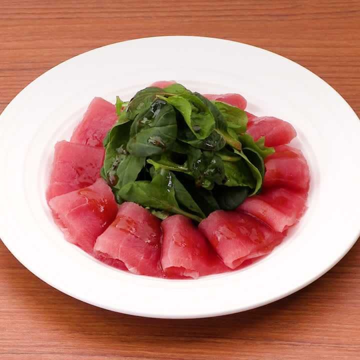 マグロのカルパッチョ(わさび醤油風味)