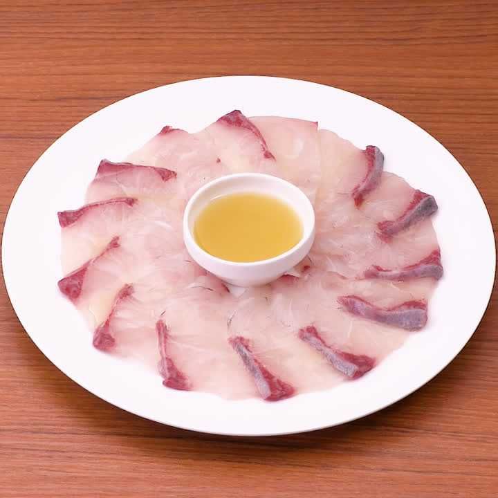 カンパチのカルパッチョ(ガーリックレモン風味)