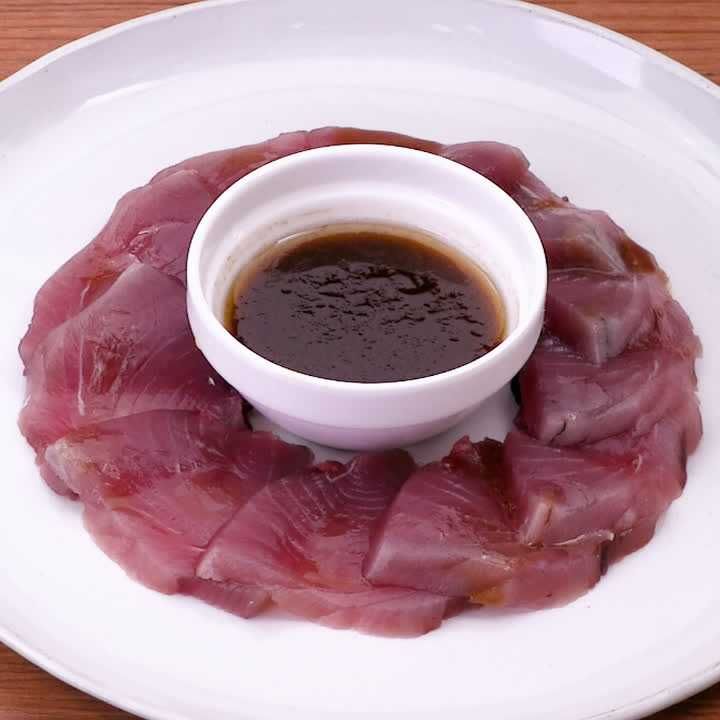 カツオのカルパッチョ(香味わさび醤油風味)