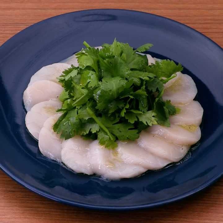 ホタテのカルパッチョ (ナンプラー風味)