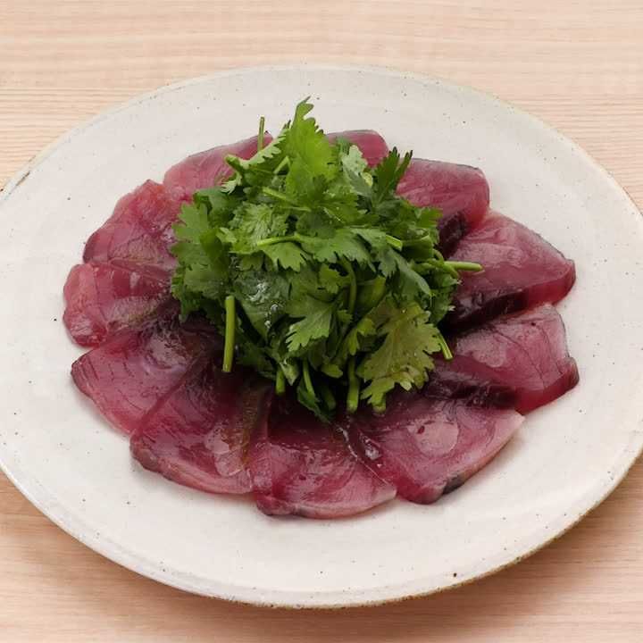 カツオのカルパッチョ (ナンプラー風味)