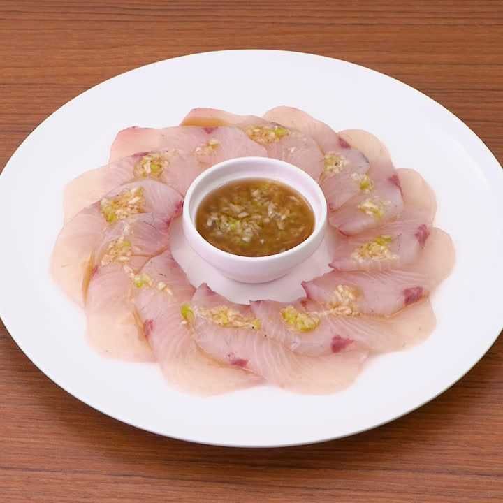 カンパチのカルパッチョ(ねぎ塩レモン風味)