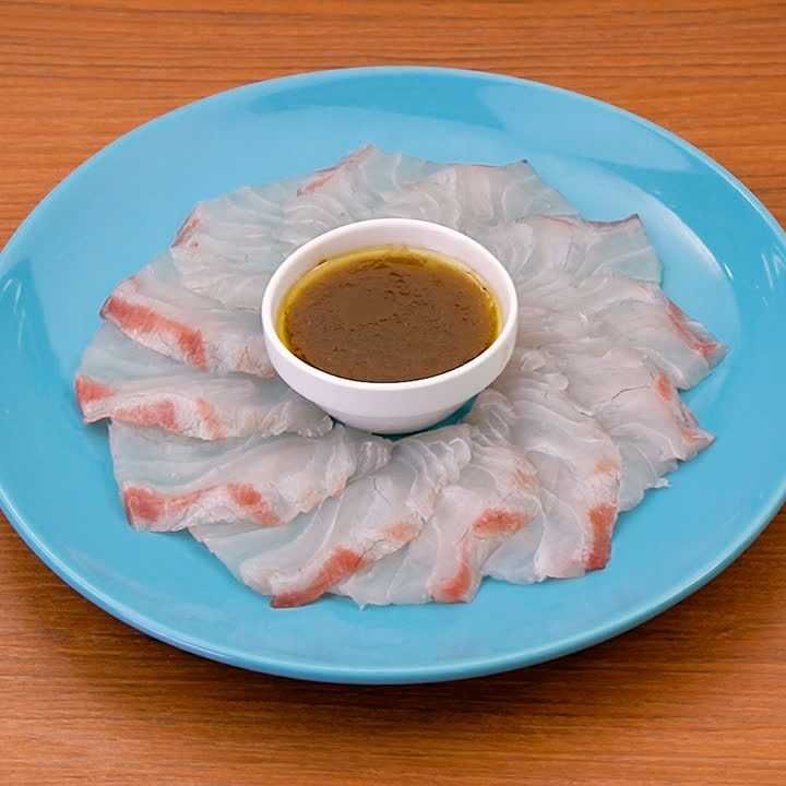 鯛のカルパッチョ(にんにくレモン醤油風味)