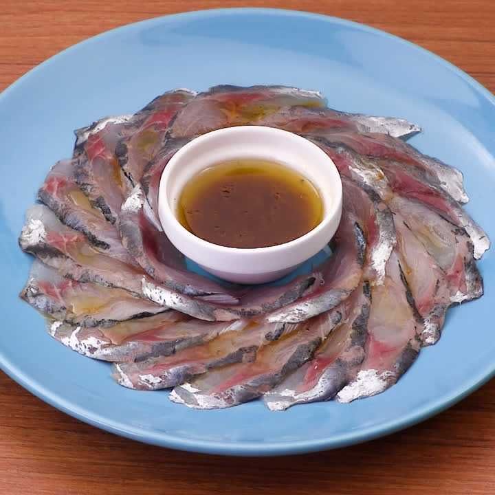 アジのカルパッチョ(にんにくレモン醤油風味)