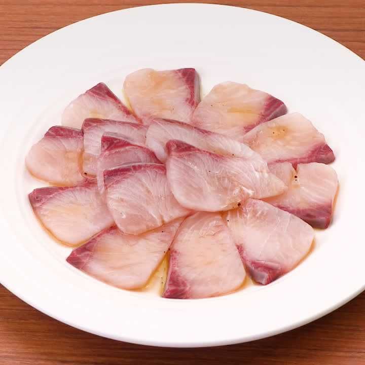 ブリのカルパッチョ (青じそ風味)