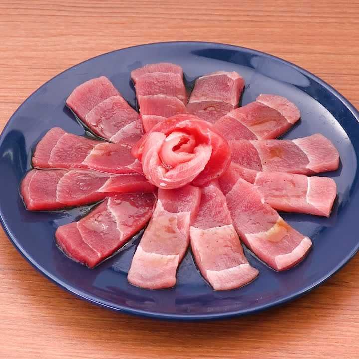 マグロのカルパッチョ (青じそ風味)
