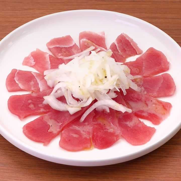 マグロのカルパッチョ(白ワインビネガー風味)