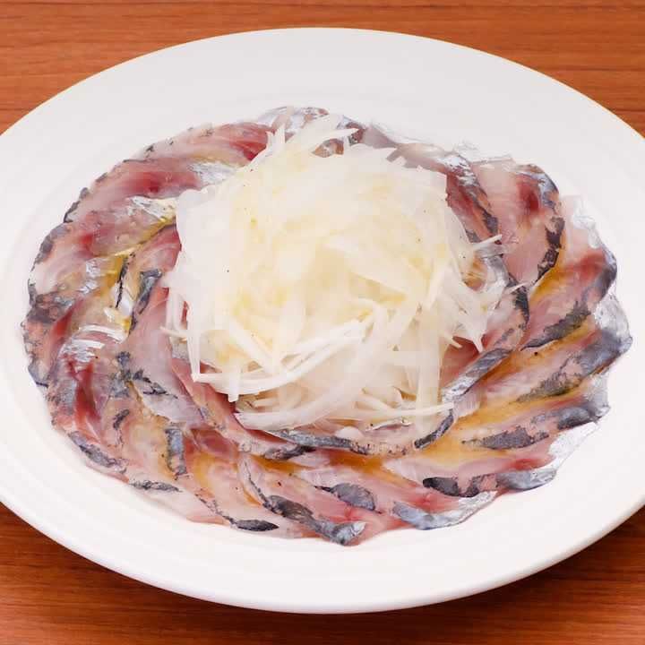アジのカルパッチョ(白ワインビネガー風味)