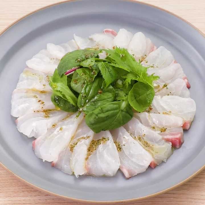 鯛のカルパッチョ(レモンハーブ風味)