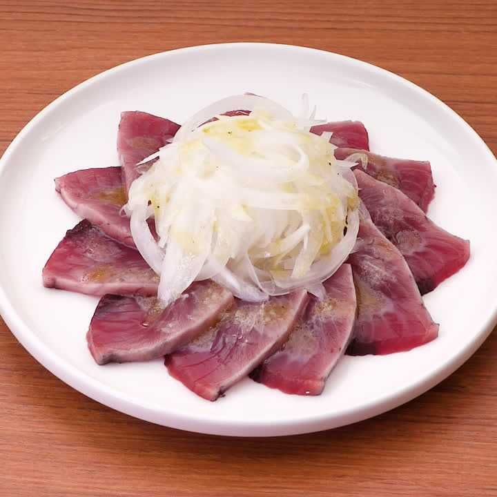 カツオのカルパッチョ(白ワインビネガー風味)