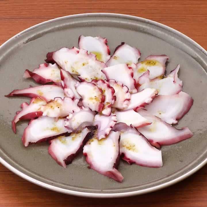 たこのカルパッチョ(バジル風味)