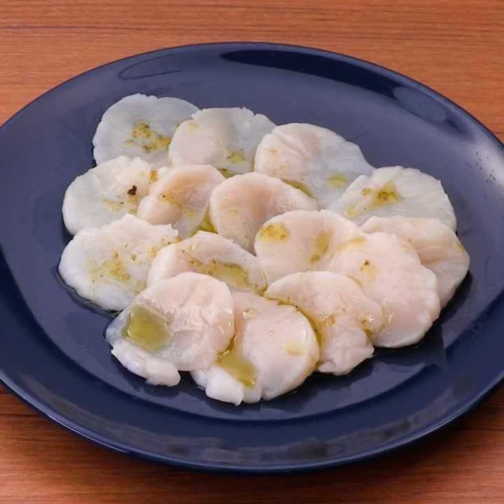 ホタテのカルパッチョ(バジル風味)