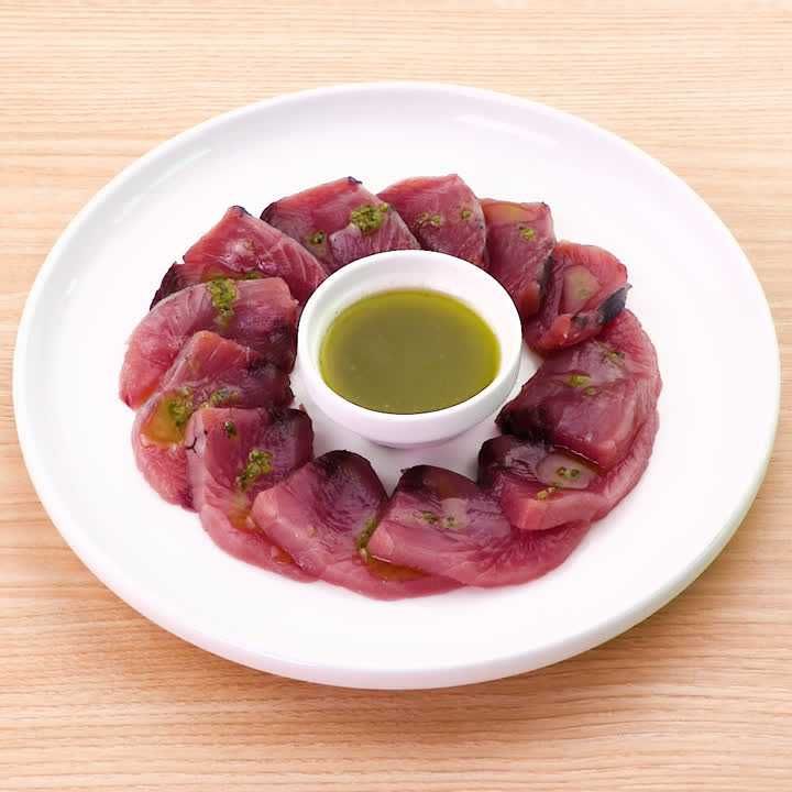 カツオのカルパッチョ(バジル風味)