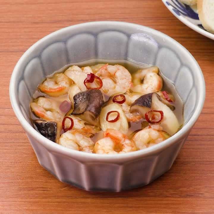 えびとエリンギのアヒージョ