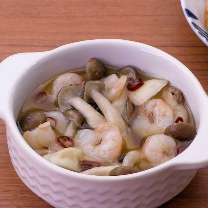 えびとしめじのアヒージョ