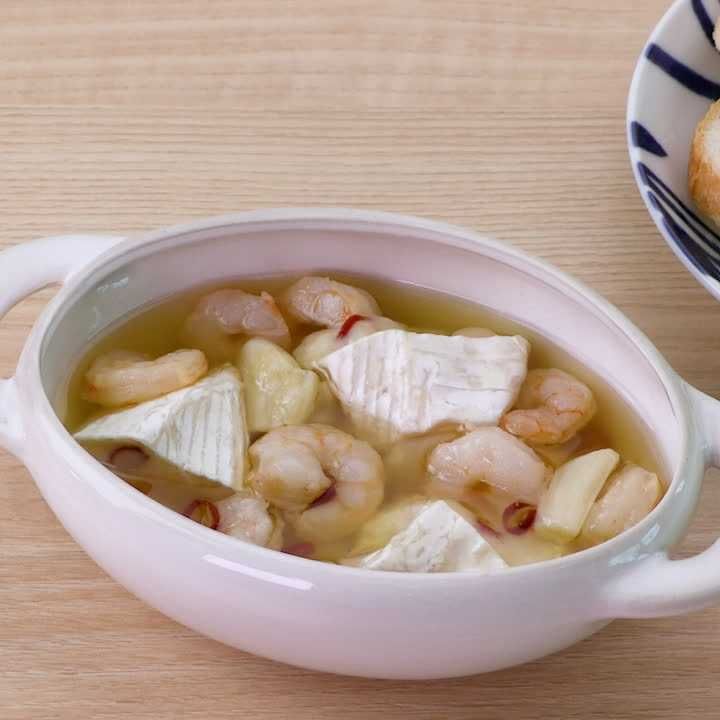 えびとチーズのアヒージョ