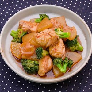「鶏肉と大根のピリ辛炒め」のレシピ動画