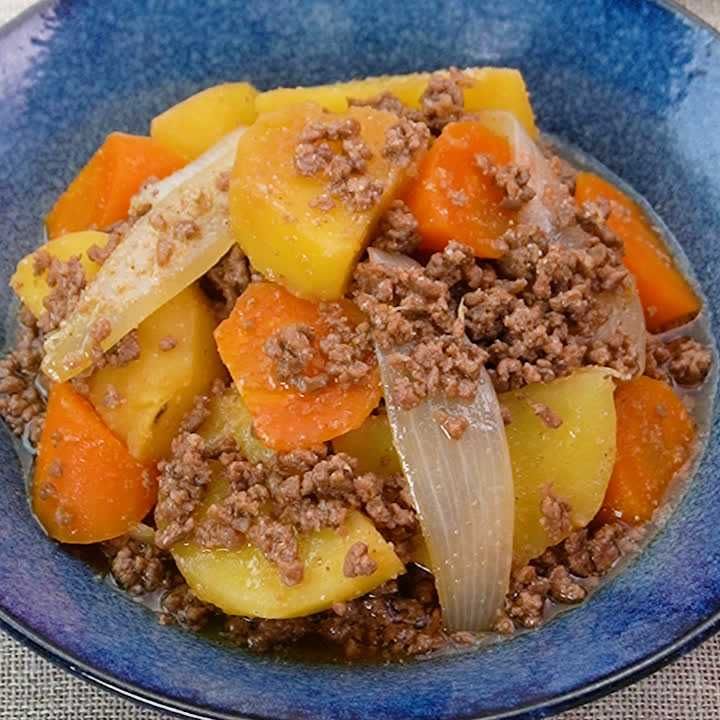 牛ひき肉の濃厚ごま肉じゃが