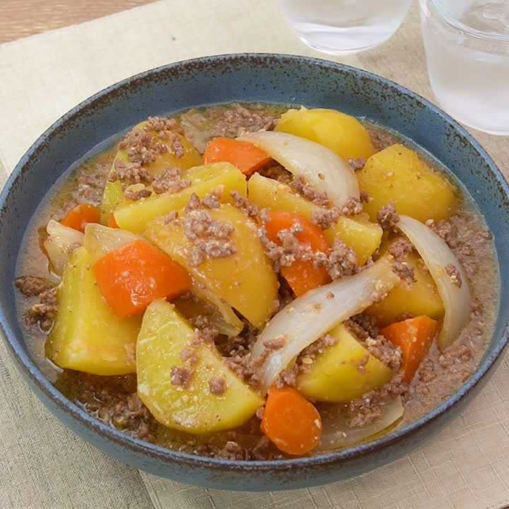 牛ひき肉の濃厚ごまみそ肉じゃが