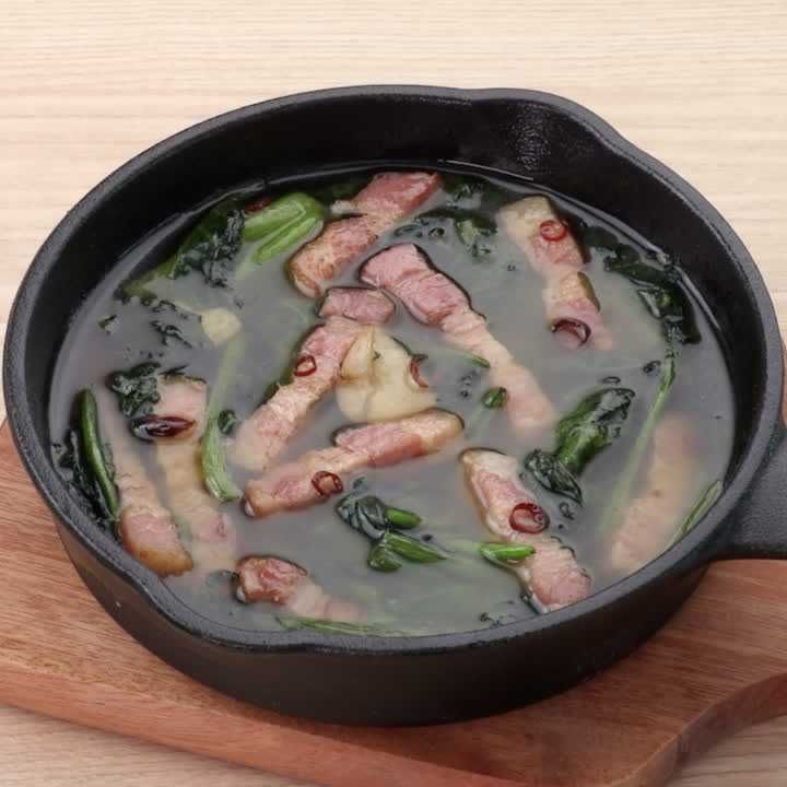 ほうれん草とベーコンのアヒージョ