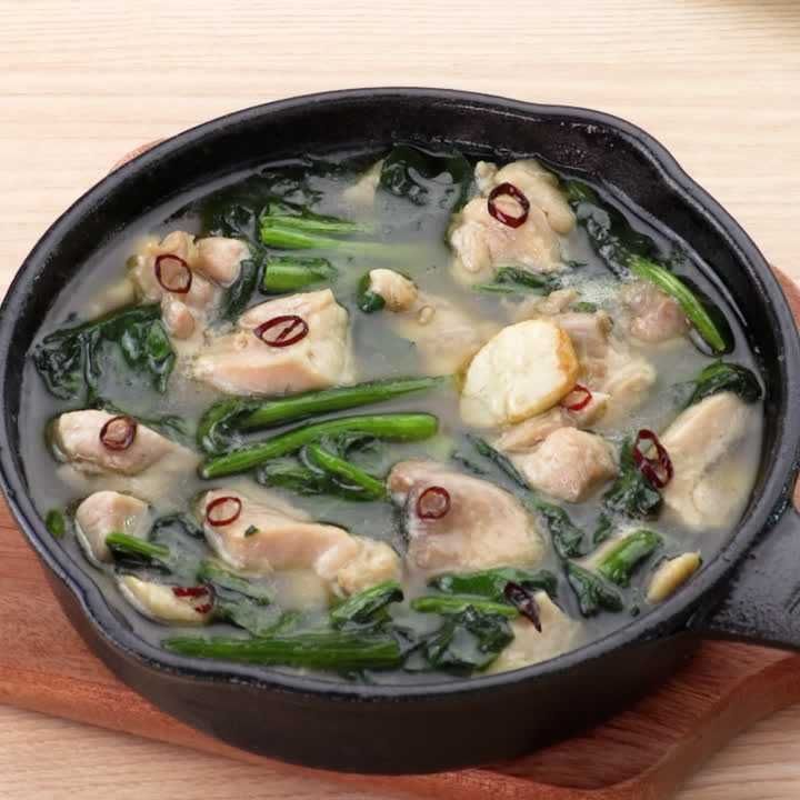 ほうれん草と鶏肉のアヒージョ
