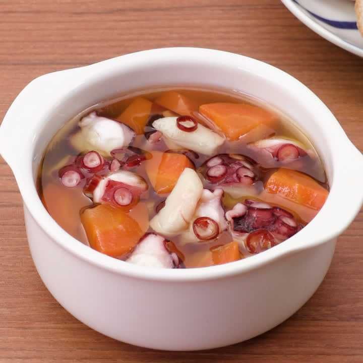 にんじんとたこのアヒージョ