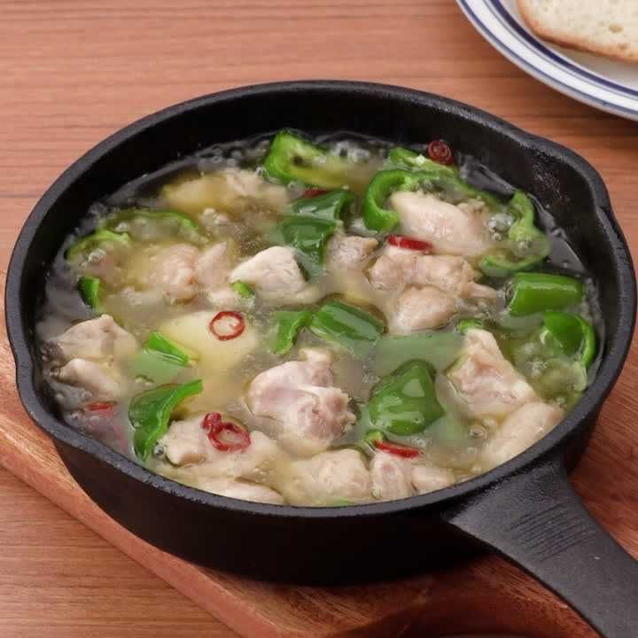 ピーマンと鶏肉のアヒージョ