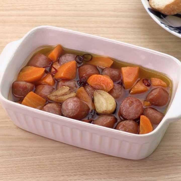 にんじんとソーセージのアヒージョ
