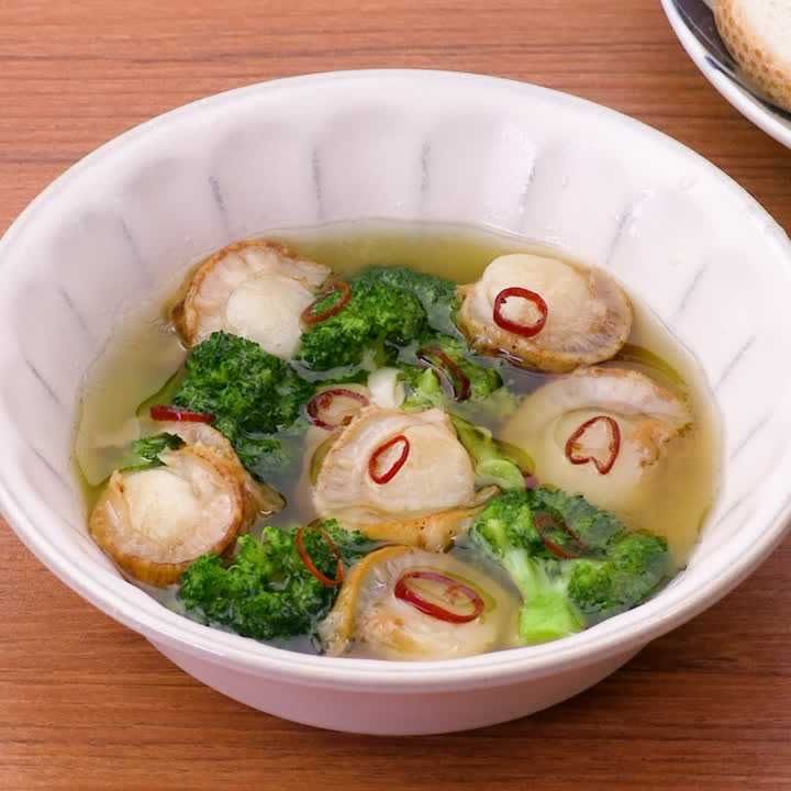 ホタテとブロッコリーのアヒージョ