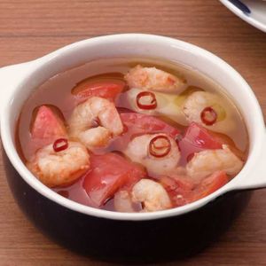 「トマトとえびのアヒージョ」のレシピ動画