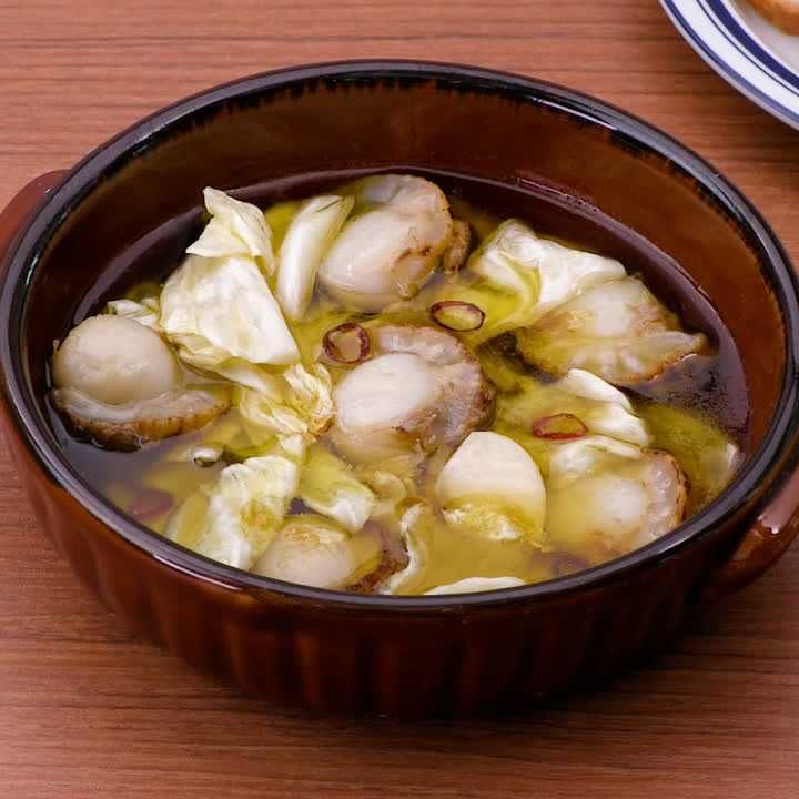 ホタテとキャベツのアヒージョ