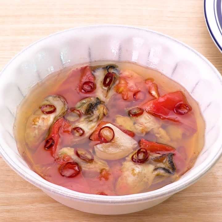 牡蠣とトマトのアヒージョ