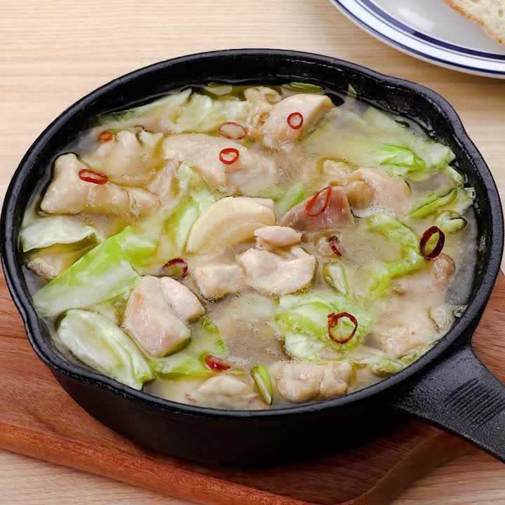 キャベツと鶏肉のアヒージョ