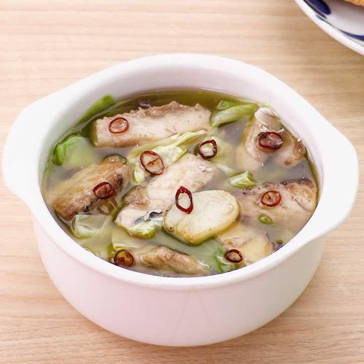 キャベツと鯖缶のアヒージョ