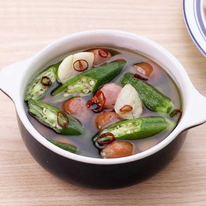 オクラとソーセージのアヒージョ