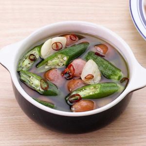 「オクラとソーセージのアヒージョ」のレシピ動画