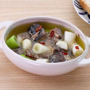 「ねぎと鯖缶のアヒージョ」のレシピ動画